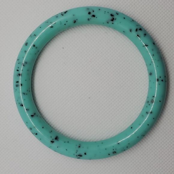 Set of 3 Vintage Lucite Bangles - Picture 4 of 6